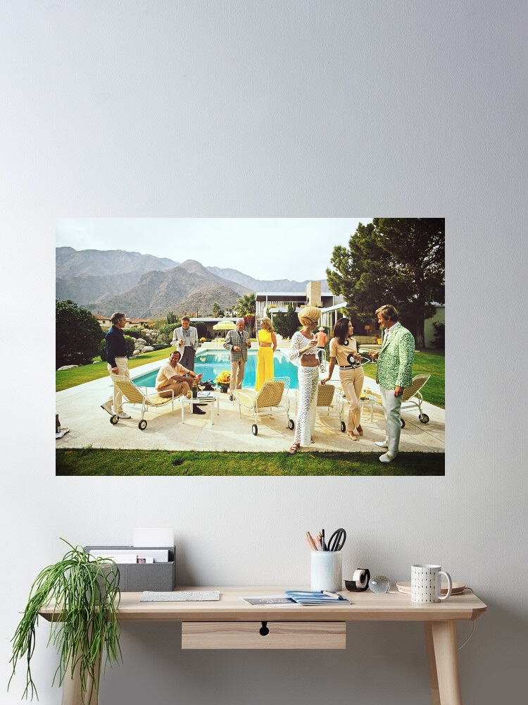 Luxury Lifestyle Picture - Retro Poolside Host Luxury Lifestyle von